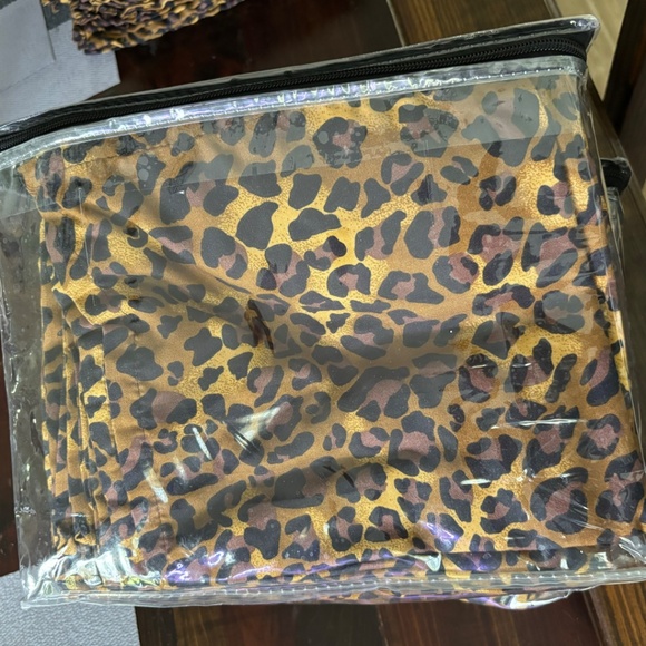 70 cloth napkins 100% cotton leopard cheetah print 18x18 inch - Picture 7 of 7